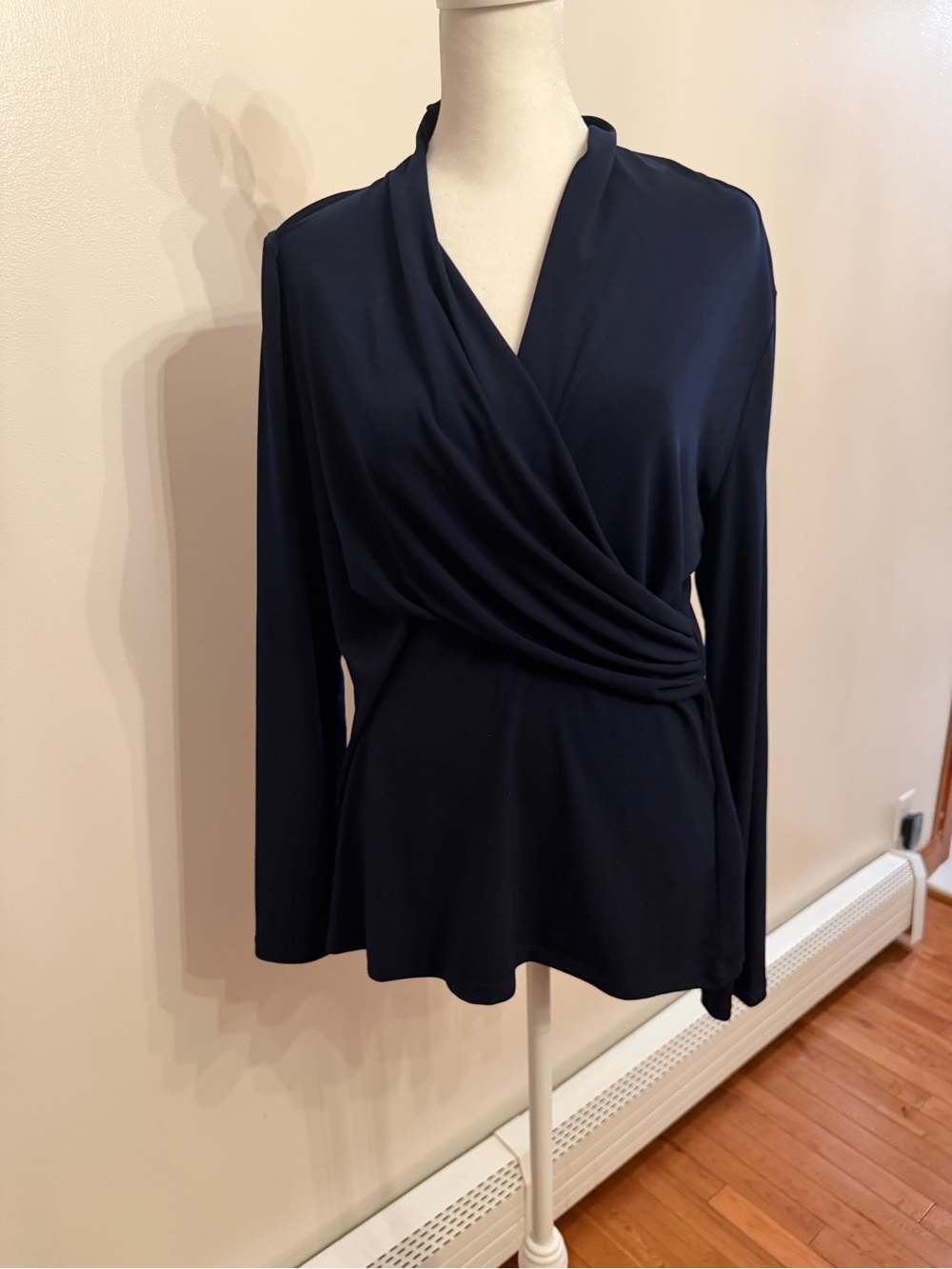 DKNY Womenβs Navy Blue Matte Jersey Faux Wrap Top Long Sleeve Size L - Picture 9 of 12